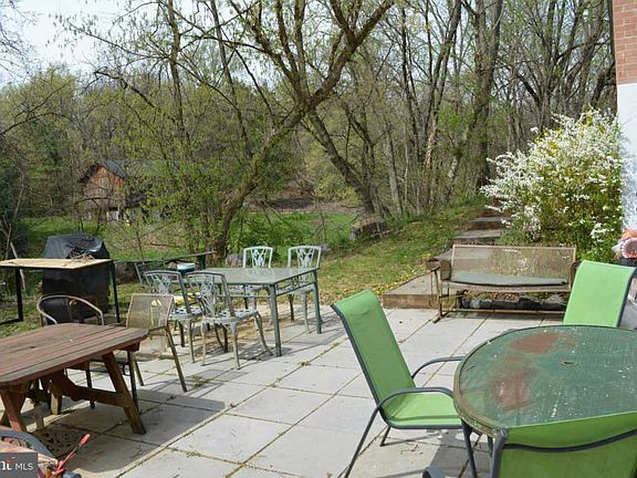 4th image of 3986 Rivermont Dr