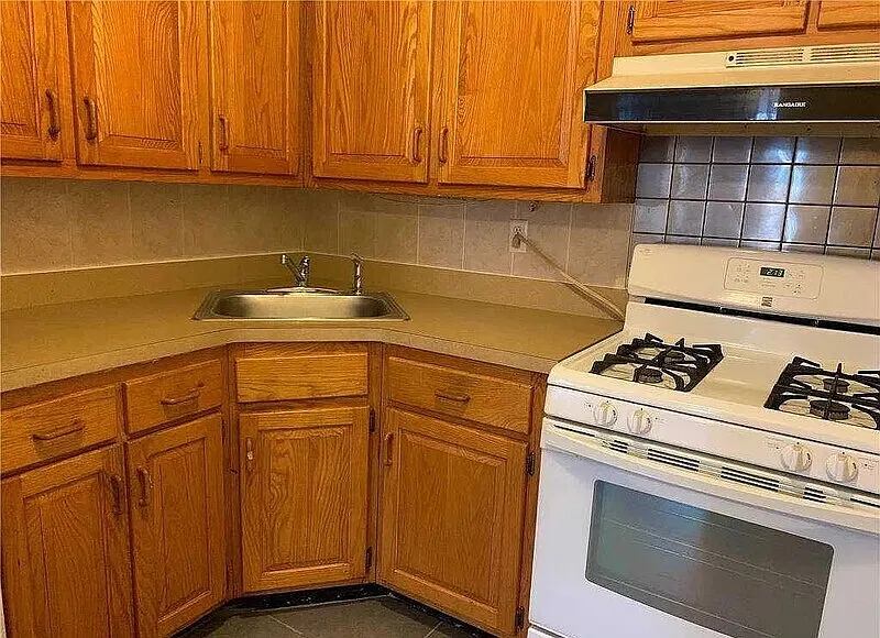 1 bed, 1.0 bath, $1,376 — Photo 3