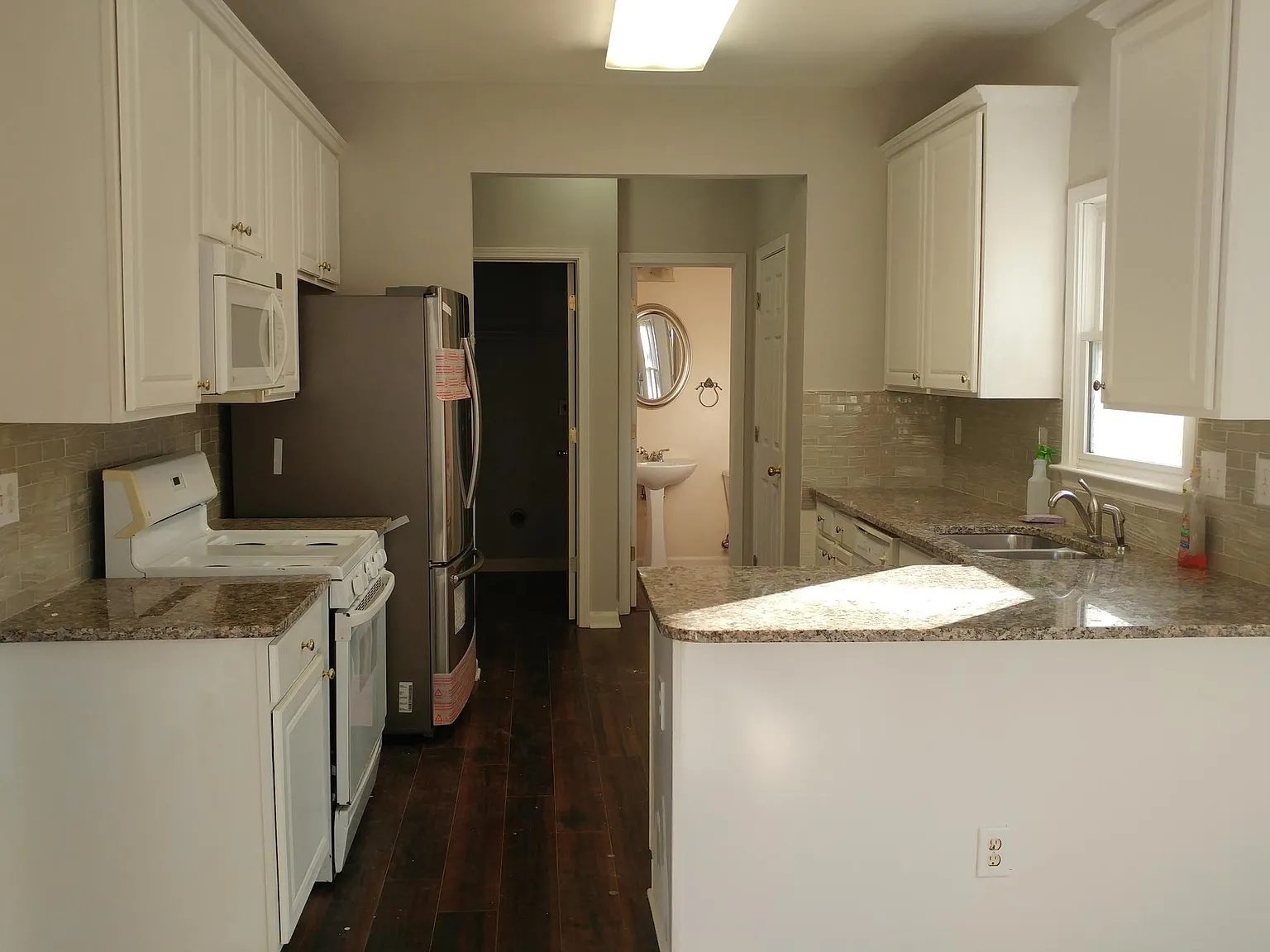 4 bed, 2.5 bath, 2300 sqft, $2,600 — Photo 4