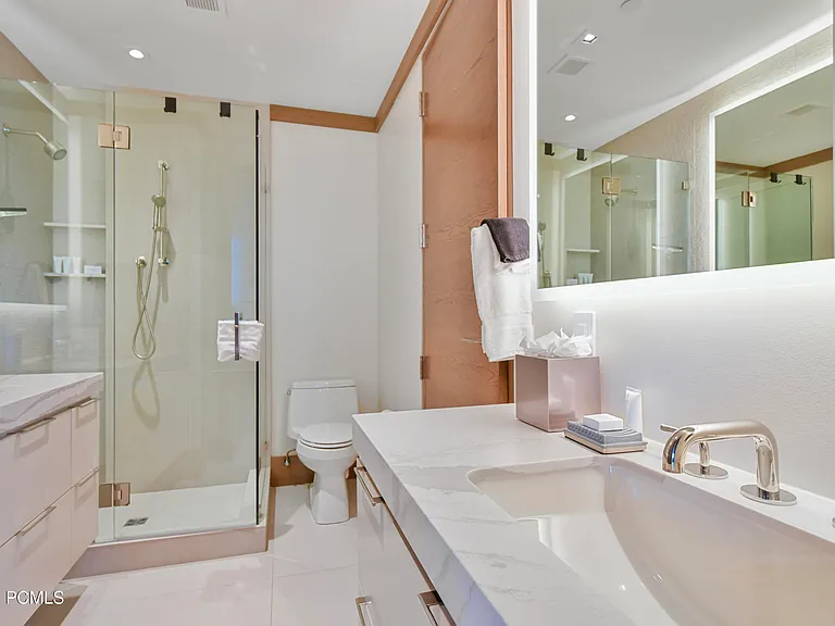 8680 Empire Club Dr — Photo 26