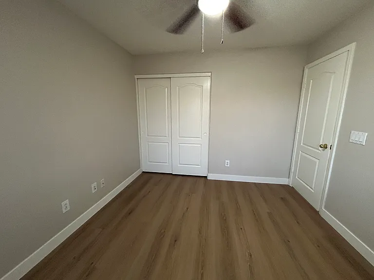 434 E Chicory Pl — Photo 12