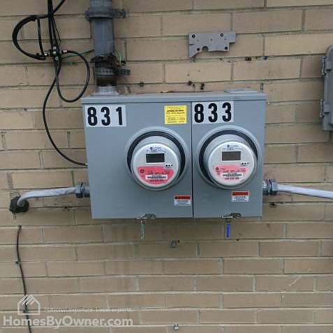 1st image of 831-833 Seymour Ave