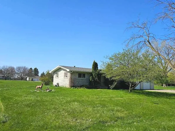 W6798 N Eastwood St, Van Dyne, WI 54979