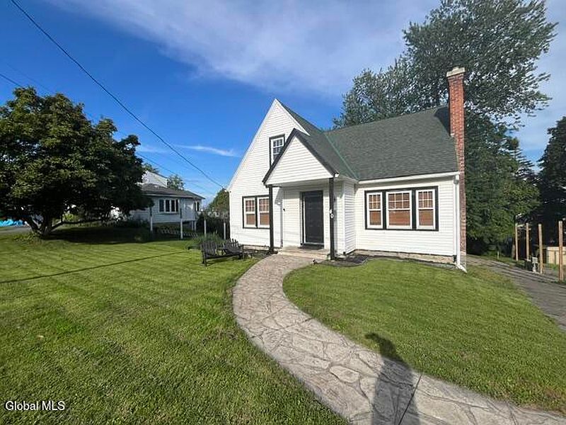 2nd image of 40 McCulloch Avenue