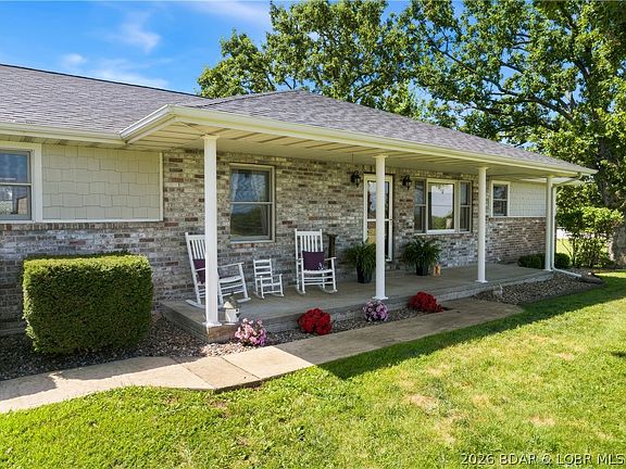 3rd image of 1338 Elliott Dr