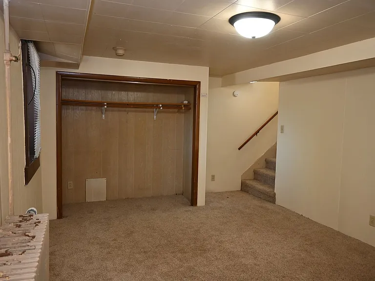 Park Apartments — Photo 13
