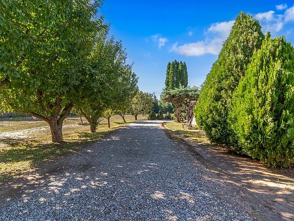 2nd image of 27&31 33 Bouquet Ln