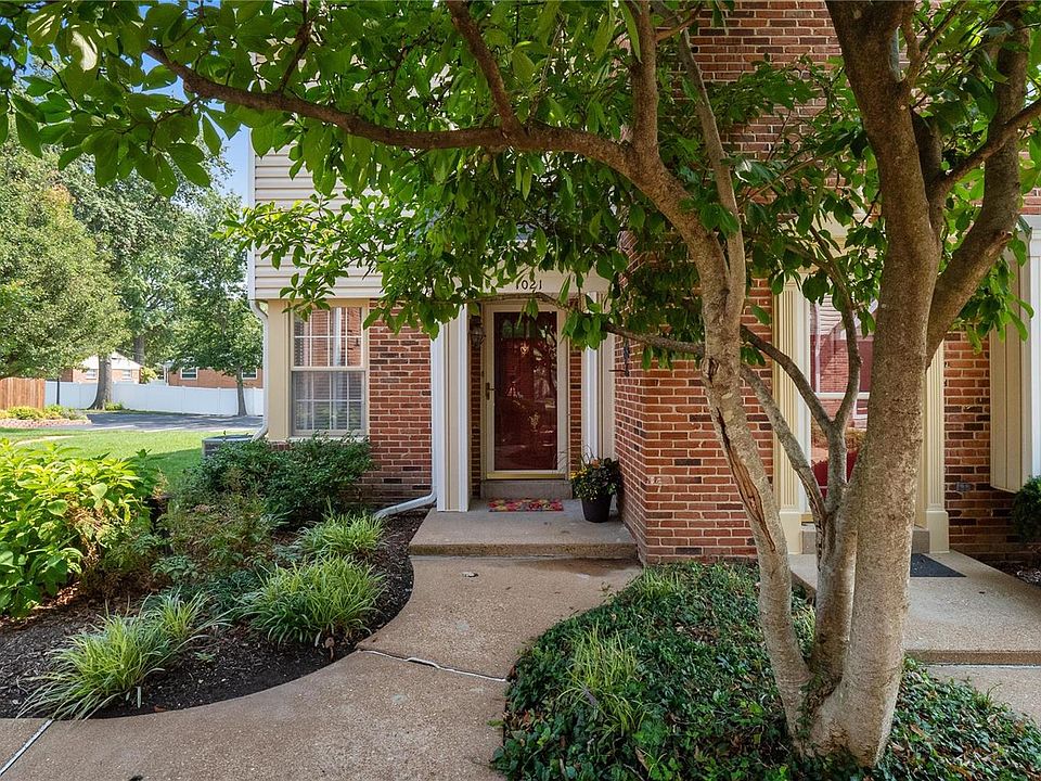 1st image of 1021 Brooksgate Manor Dr