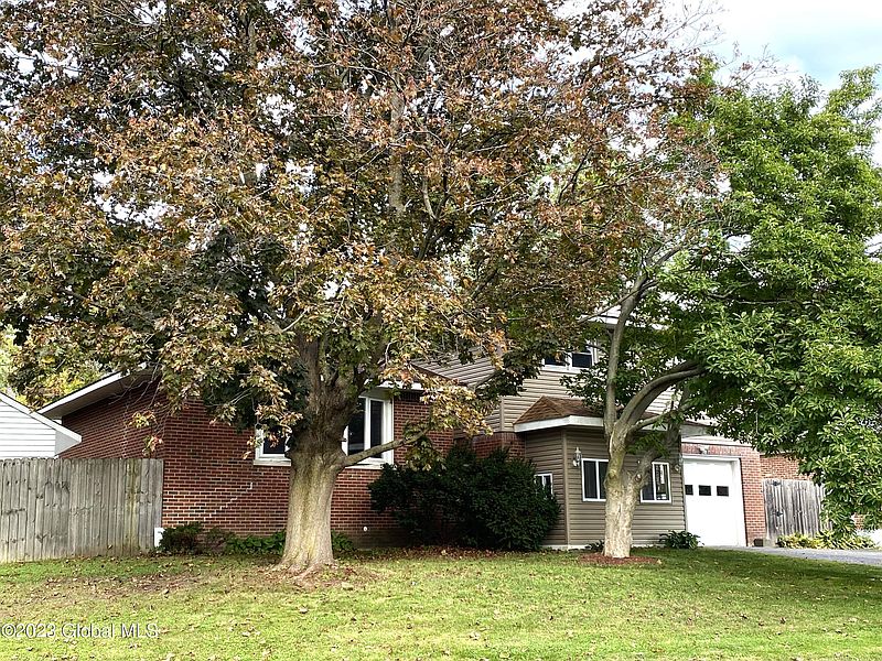 3rd image of 189 Berkshire Boulevard
