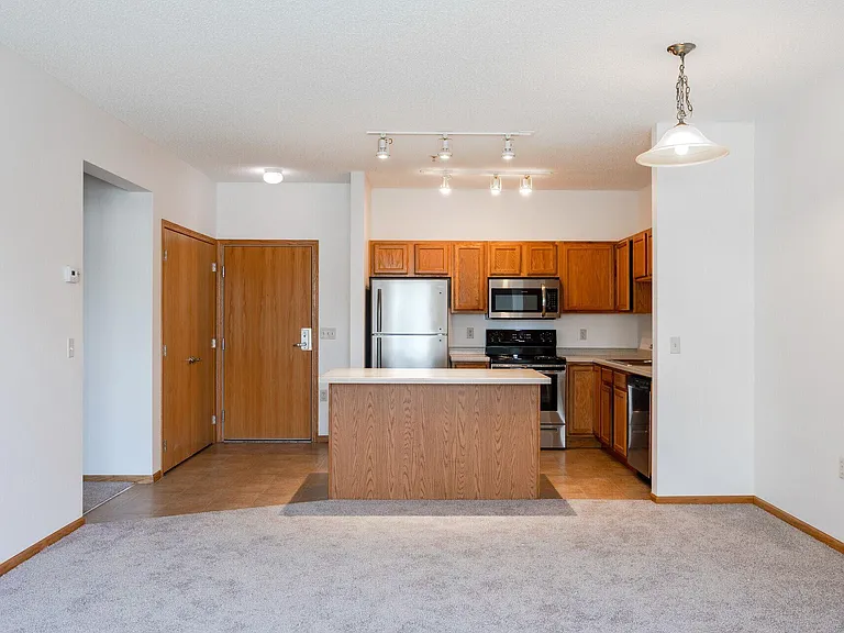 Emerson Hills Apartments — Photo 3