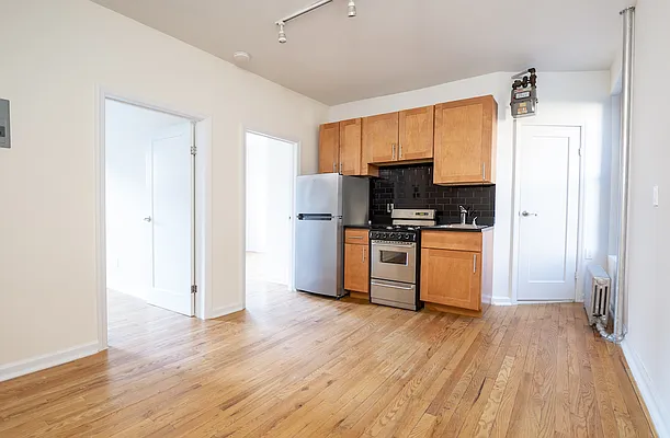 Rented by City Connections Realty | media 8