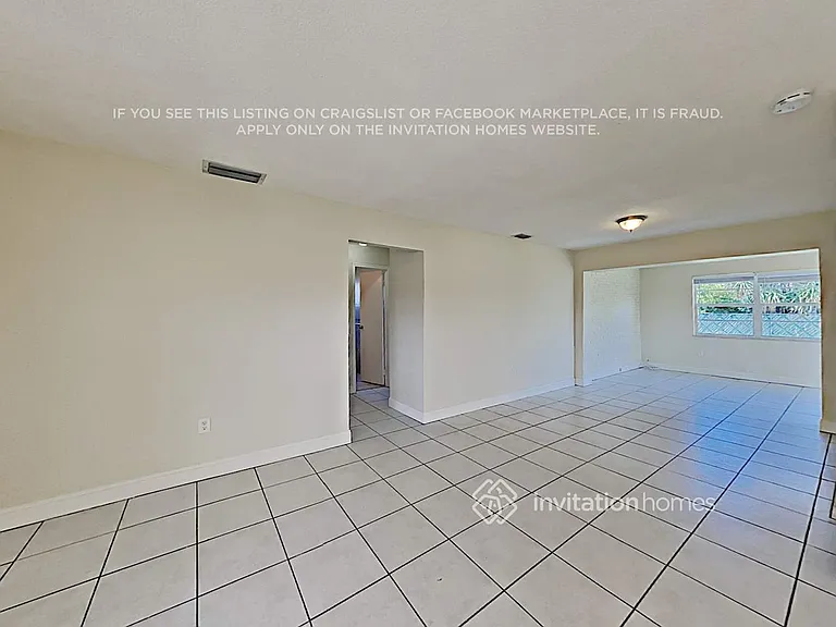 10641 NW 27th Ct — Photo 4