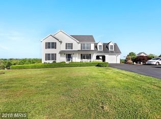 281 Falcon Dr, Falling Waters, WV 25419