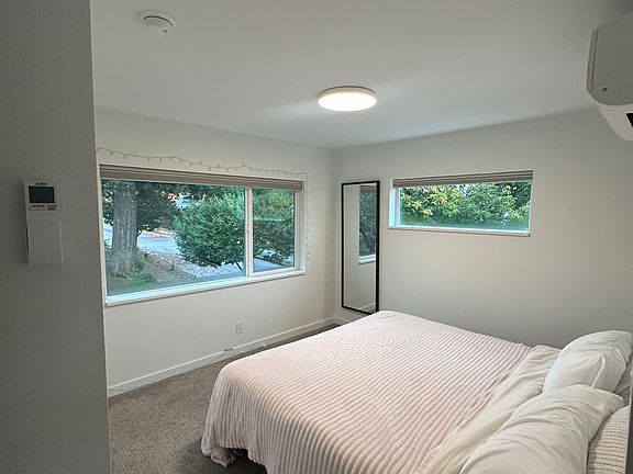 4th image of 3110 SE 49th Ave #B