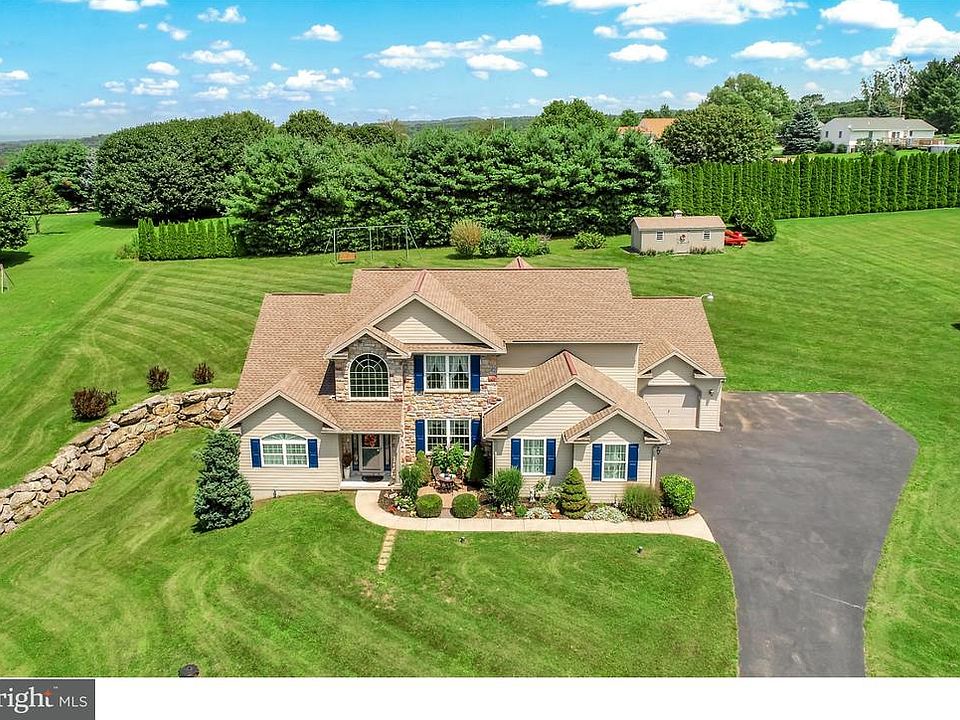 1st image of 15 Steep Ln