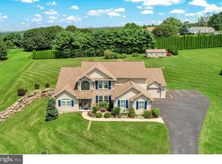 15 Steep Ln, Fleetwood, PA 19522