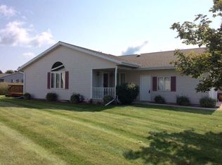 1622 Blue Heron Dr, Two Rivers, WI 54241
