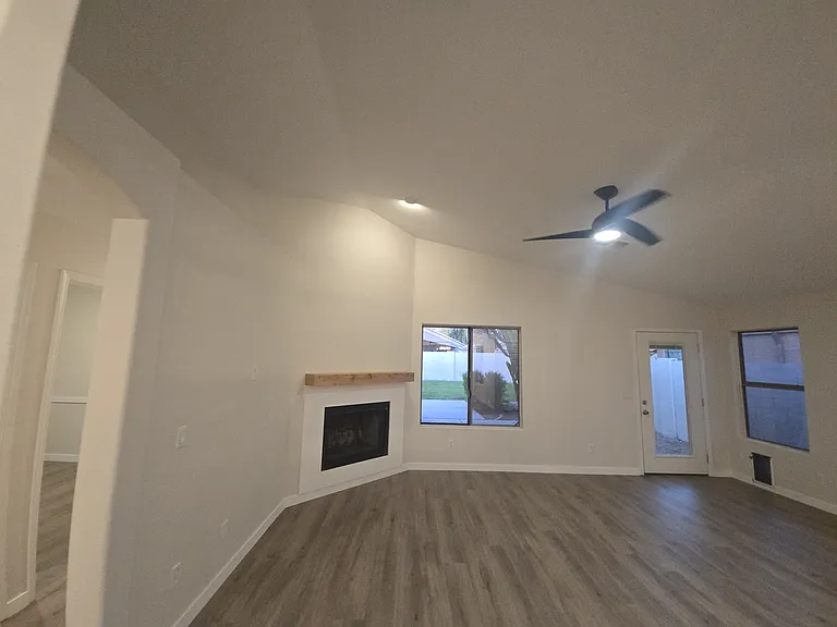 1736 E Palomino Dr — Photo 10