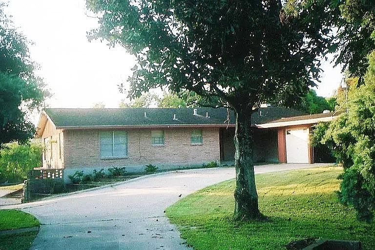 1st image of 203 E Wildwood Dr