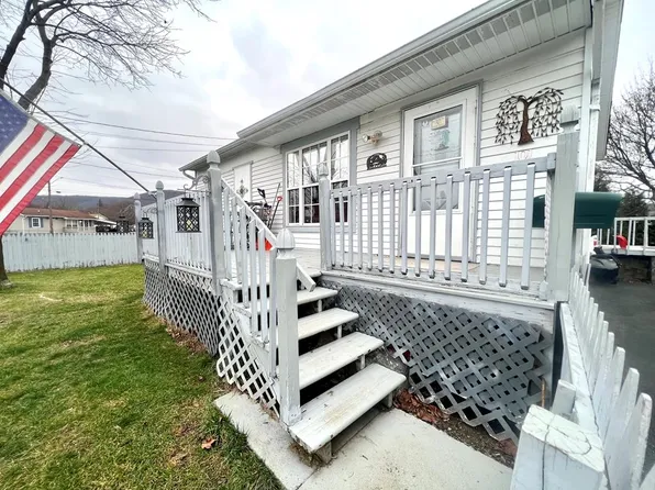 101 Parker Cir, Elmira, NY 14901