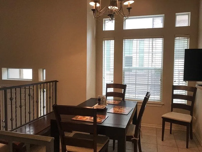 2918 Ranch Road 620 N — Photo 1