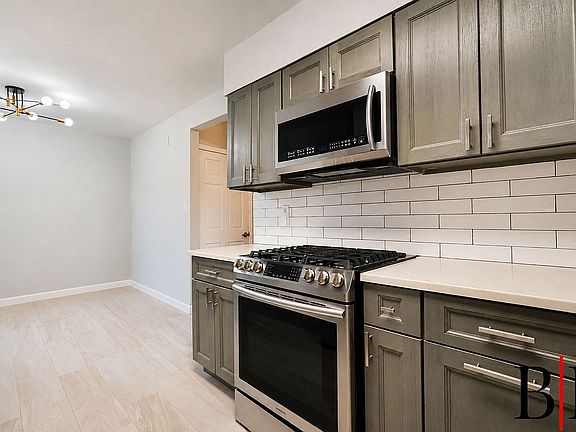 5th image of 2060 E 63rd St