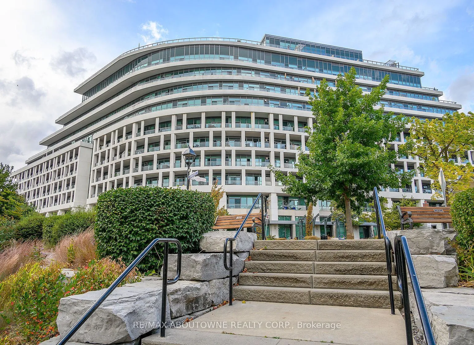 3 bed, $6,000 — Photo 1