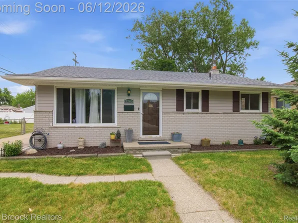 3745 Hayes St, Wayne, MI 48184