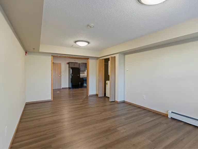Kenyon Garden Apartments — Photo 24