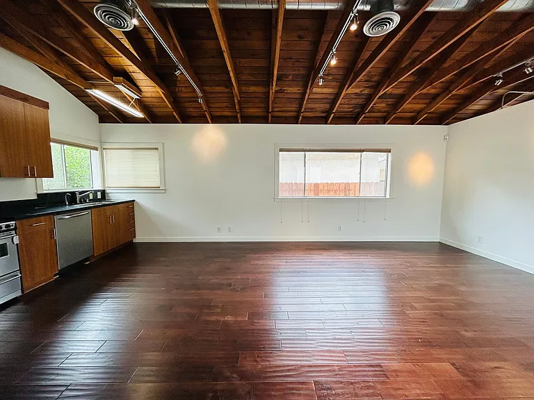 4137 Lafayette Pl — Photo 3