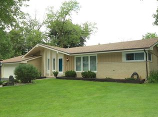 21660 Mayrose Blvd, Brookfield, WI 53045