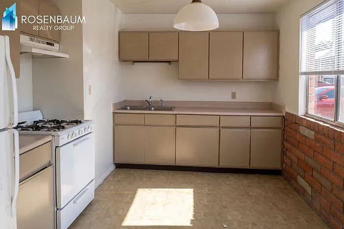 2 bed, 1.0 bath, 675 sqft, $900 — Photo 3