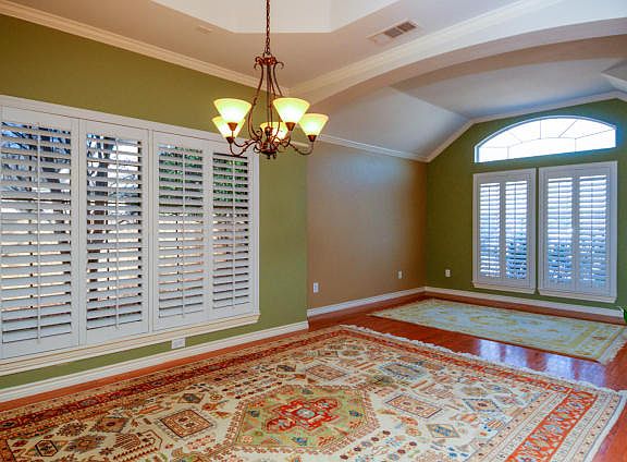 5th image of 423 Lindsey Ln