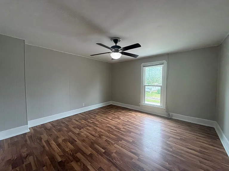 80-82 North 5th Avenue — Photo 11