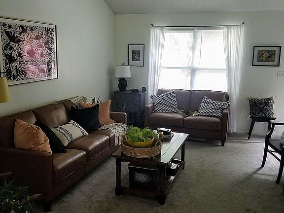 5th image of 9521 W 86th St