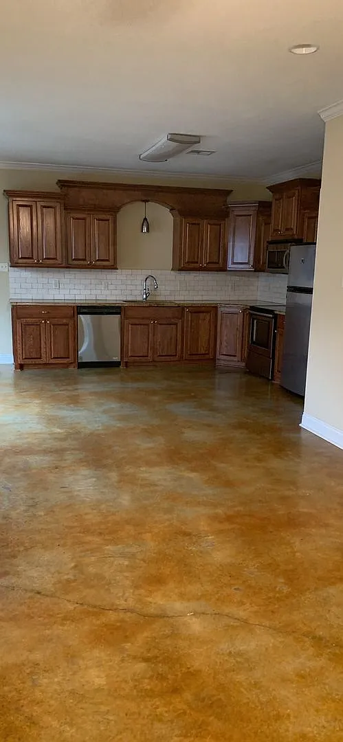 Custom Built 3/2 located in Lake Charles — Photo 4
