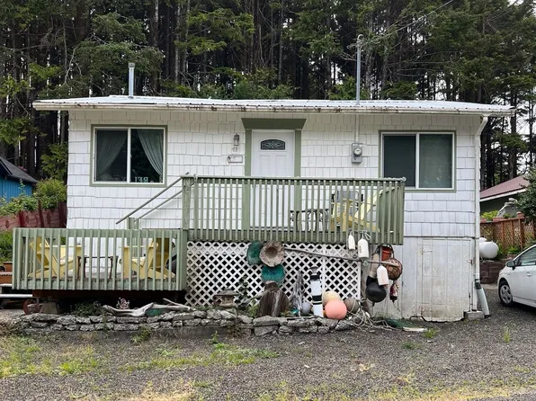 41 N 4th Street, Pacific Beach, WA 98571