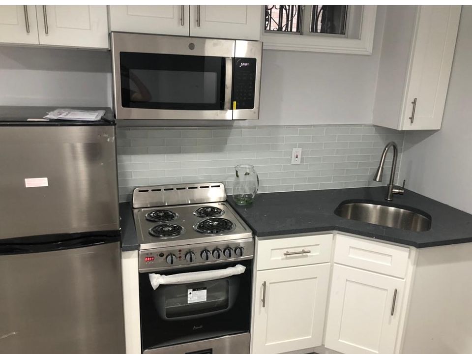 1st image of 18458 Midland Pkwy Floor 1