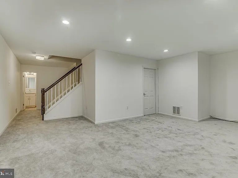 2866 Yarn Ct — Photo 33