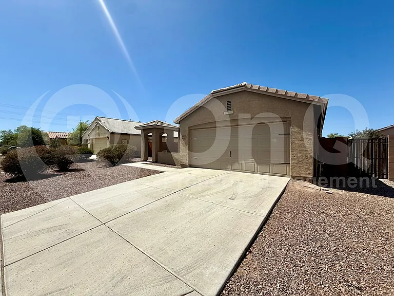 18622 W Vogel Ave — Photo 2