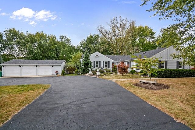 1st image of 38W207 Oak Dr