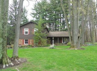 17877 Lost Trl, Chagrin Falls, OH 44023