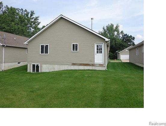 2nd image of 213 Pineview Dr