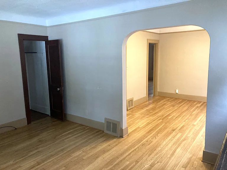 353 W Webster Ave — Photo 7