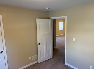 810 Northfield Ave #2, Harvard, IL 60033