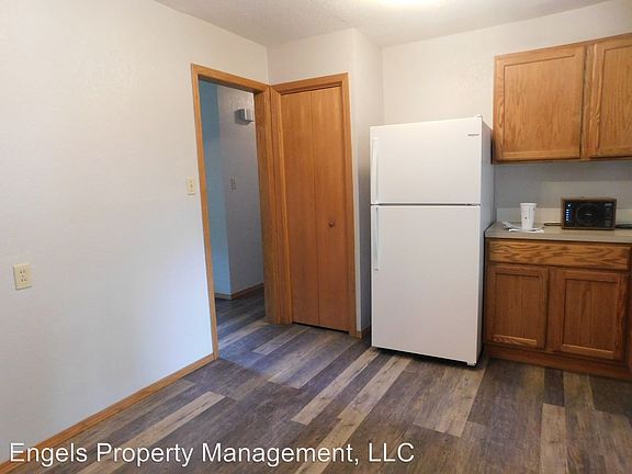 4th image of 1668 N Lawndale Ave