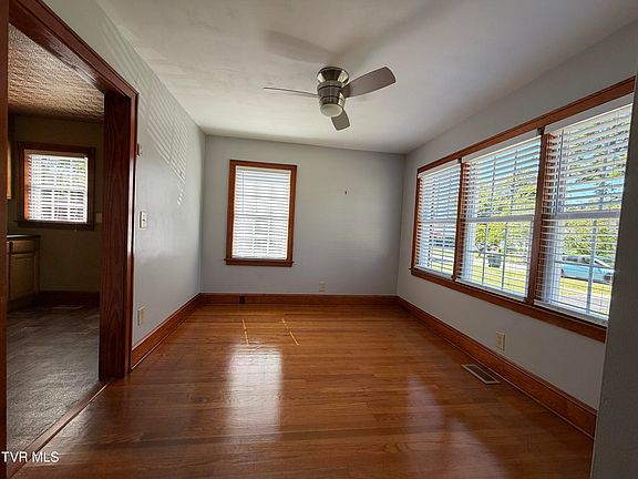 5th image of 408 W F St