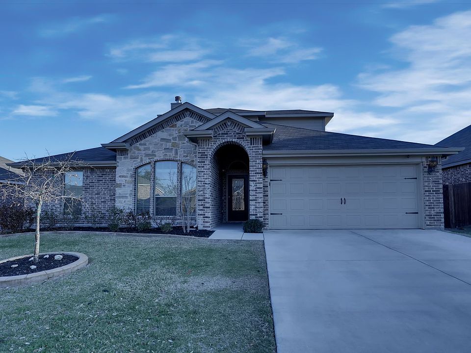 1st image of 1628 Signature Dr