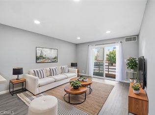 6815 Remmet Ave Unit 215, Canoga Park, CA 91303