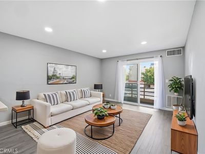 6815 Remmet Ave Unit 215, Canoga Park, CA, 91303